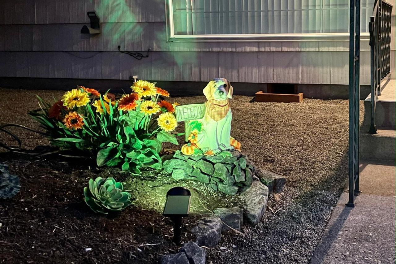 Villa Colorful 50'S Ranch In The Heart Of Eugene Exterior foto