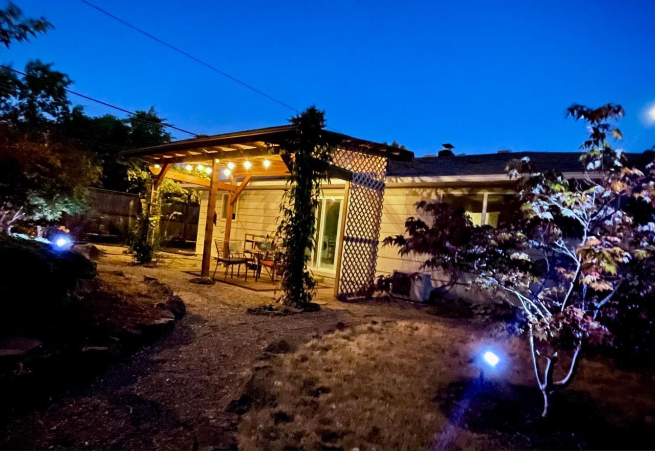 Villa Colorful 50'S Ranch In The Heart Of Eugene Exterior foto